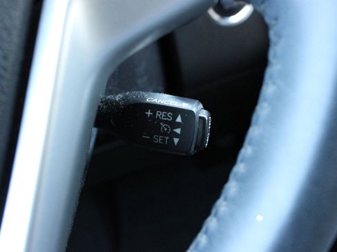 Used 2016 Toyota Highlander Limited AWD/4WD image 29