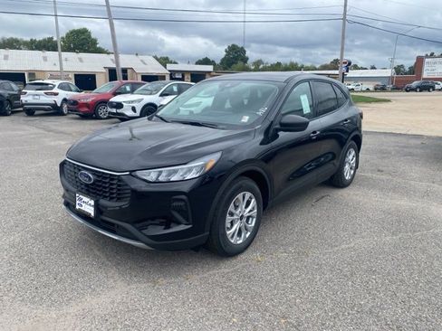 New 2026 Ford Escape Active w/ Active Premium Tech Pack image 2