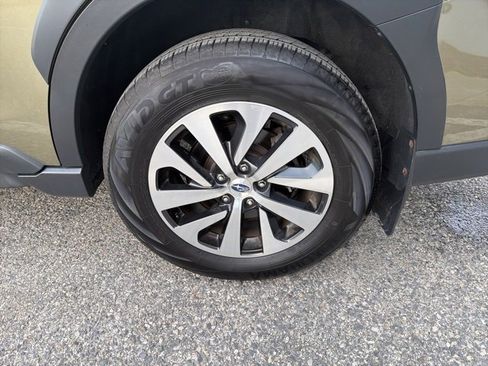 Used 2024 Subaru Outback Premium image 15