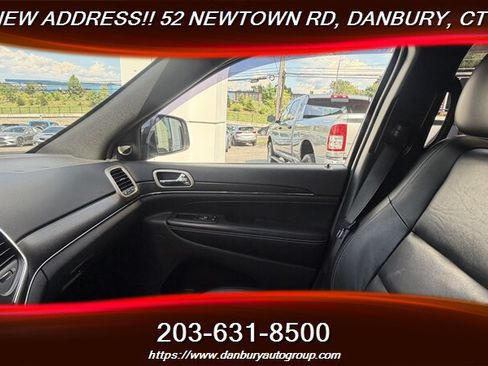 Used 2017 Jeep Grand Cherokee Limited AWD/4WD image 15