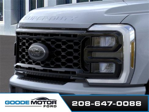 New 2026 Ford F350 Lariat w/ Black Appearance Package image 17