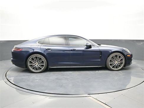 Used 2018 Porsche Panamera 4S image 22