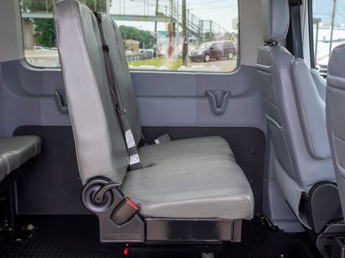 Used 2017 Ford Transit 350 XL RWD image 18