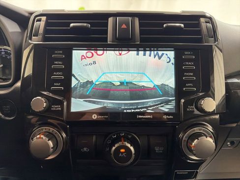 Used 2024 Toyota 4Runner TRD Off-Road AWD/4WD image 32