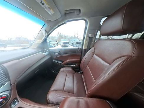 Used 2018 Chevrolet Suburban Premier image 25