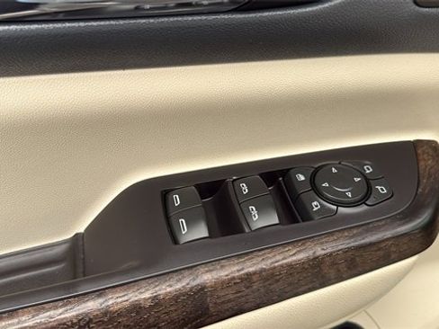 Used 2022 GMC Acadia Denali w/ Denali Technology Package image 12