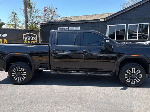 Used 2021 GMC Sierra 2500 Denali w/ Denali Ultimate Package AWD/4WD image 9