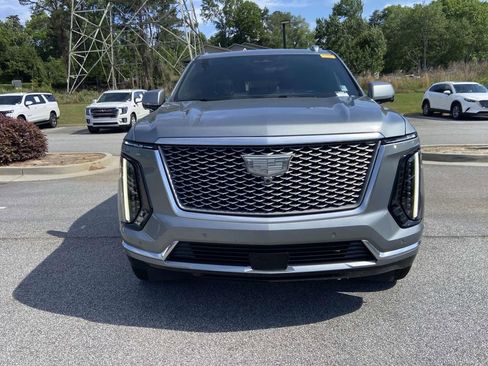 Used 2025 Cadillac Escalade ESV Premium Luxury w/ LPO, Radiant Package AWD/4WD image 5