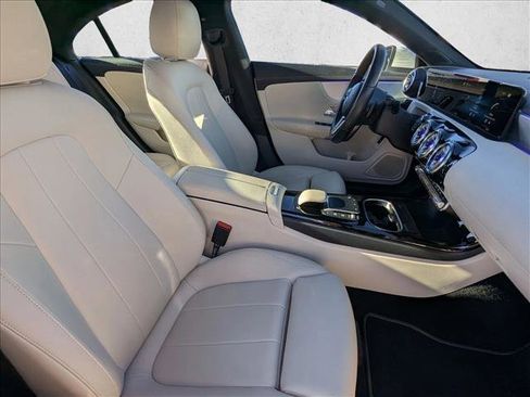 Used 2023 Mercedes-Benz CLA 250 image 21