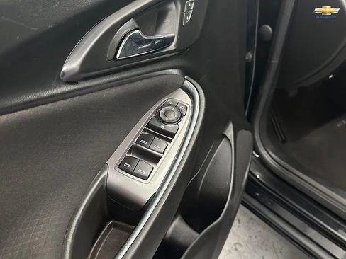 Used 2021 Chevrolet Malibu LT FWD image 33