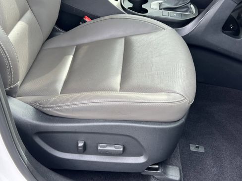 Used 2017 Hyundai Santa Fe Limited image 31