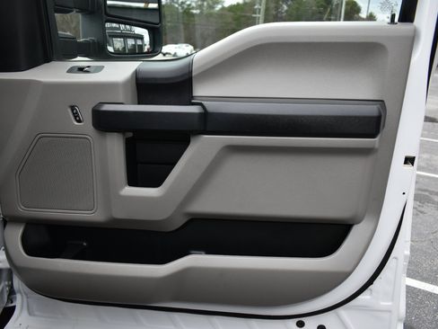 Used 2018 Ford F250 XL w/ Power Equipment Group image 39