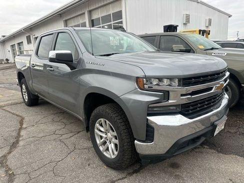 Used 2021 Chevrolet Silverado 1500 LT image 2