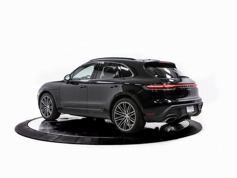Certified 2025 Porsche Macan image 3