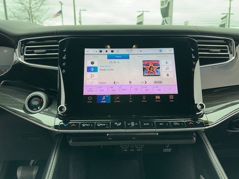 Used 2022 Jeep Wagoneer Series III w/ Flexible Seating Group image 57