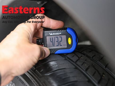 Used 2024 Nissan Pathfinder SV w/ Lighting Package (N92) AWD/4WD image 31