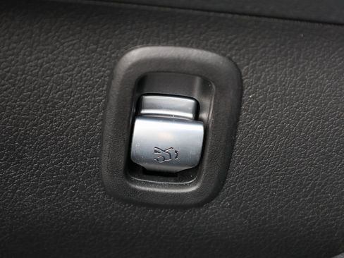 Used 2023 Mercedes-Benz C 300 Sedan image 14