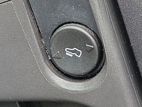 Used 2012 Ford F150 XLT w/ XLT Convenience Pkg image 16