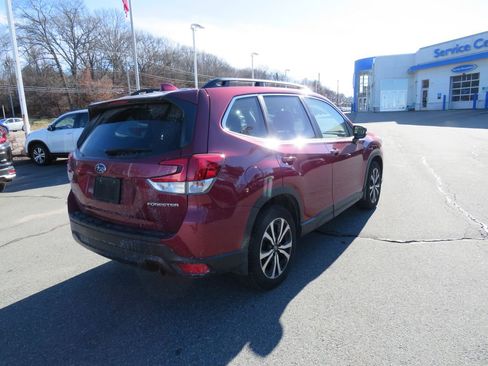 Used 2023 Subaru Forester Limited image 5