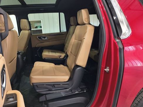 Used 2023 Chevrolet Suburban Premier AWD/4WD image 23