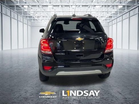 Used 2020 Chevrolet Trax LT w/ LT Convenience Package image 8