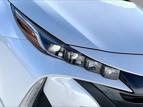 Used 2022 Toyota Prius Prime XLE FWD image 30