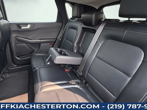 Used 2023 Ford Escape Platinum AWD/4WD image 36