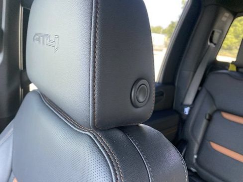 Used 2025 GMC Sierra 2500 AT4 w/ AT4 Premium Plus Package AWD/4WD image 29