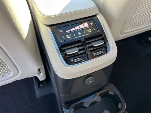 Certified 2024 Volvo XC90 T8 Ultimate image 15