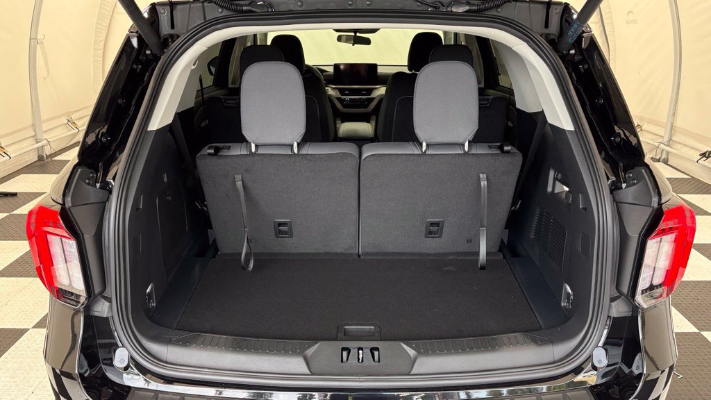 New 2026 Ford Explorer Active AWD/4WD image 4