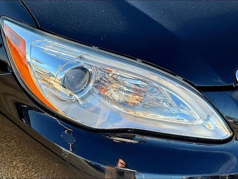 Used 2011 Chrysler 200 Limited image 23