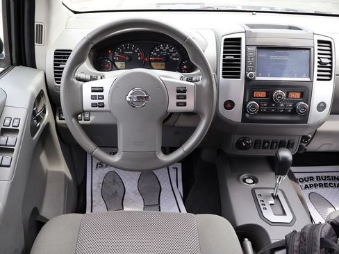 Used 2020 Nissan Frontier SV w/ Midnight Edition Floor Mats AWD/4WD image 6