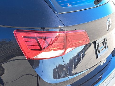Certified 2024 Volkswagen Taos S w/ MDO Package image 30