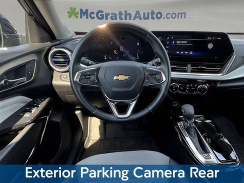 Used 2025 Chevrolet Trax LT w/ Driver Confidence Package FWD image 11