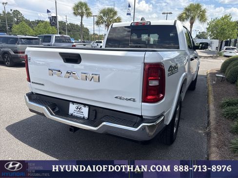 Used 2025 RAM 1500 Big Horn AWD/4WD image 4