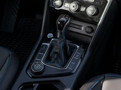 Used 2024 Volkswagen Taos SE image 20