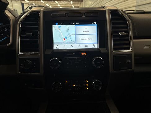 Used 2018 Ford F250 Lariat w/ Lariat Value Package AWD/4WD image 21