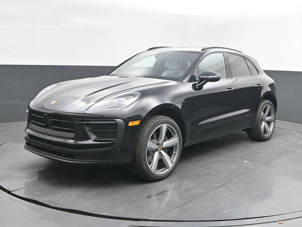 Certified 2026 Porsche Macan AWD/4WD image 1