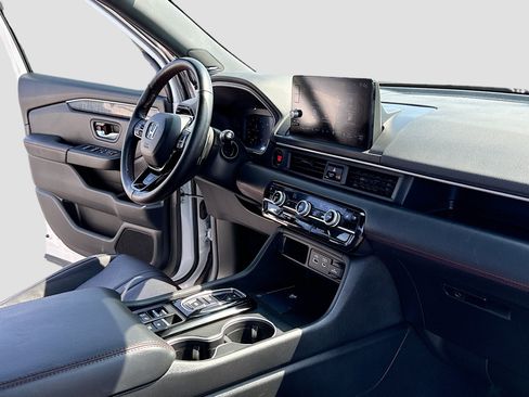 Used 2025 Honda Pilot Black Edition image 5