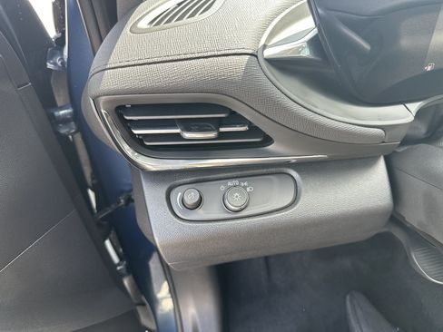 Used 2025 Buick Envista Preferred w/ Convenience I Package FWD image 13