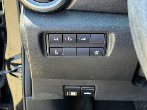 Used 2024 Nissan Versa S FWD image 18