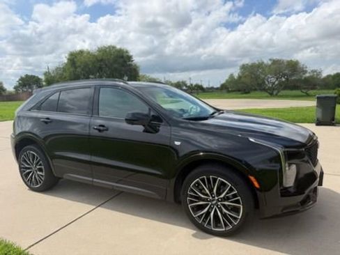 Used 2025 Cadillac XT4 Sport FWD image 1