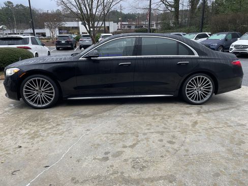 Certified 2022 Mercedes-Benz S 500 4MATIC w/ AMG Line Package image 13