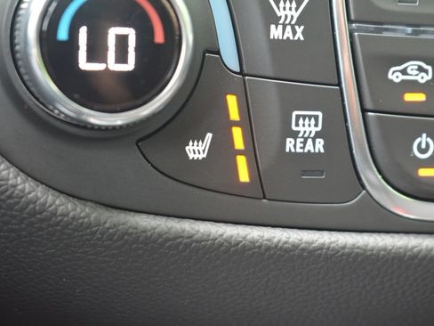 Used 2023 Chevrolet Equinox LT AWD/4WD image 17