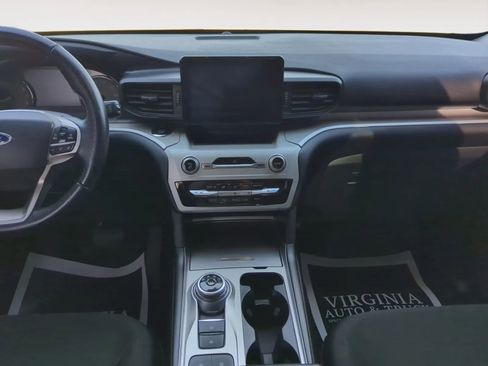 Used 2020 Ford Explorer XLT w/ Class III Trailer Tow Package image 12