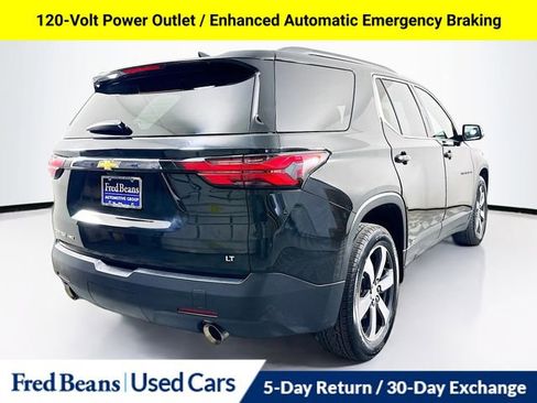 Used 2023 Chevrolet Traverse LT w/ LT Premium Package AWD/4WD image 9