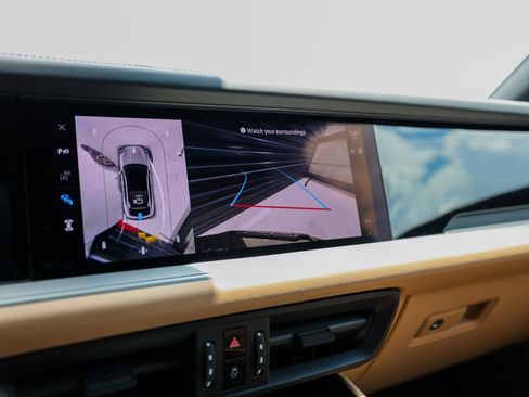 New 2025 Porsche Cayenne S image 19