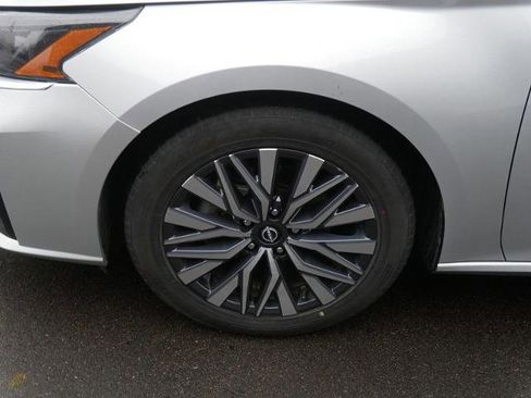 Certified 2023 Nissan Altima 2.5 SV image 9