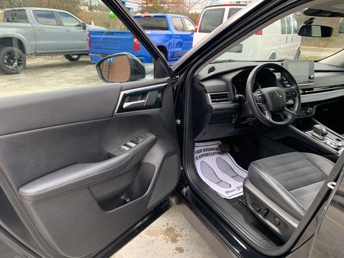 Used 2022 Mitsubishi Outlander SE image 6