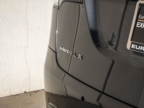 Used 2018 Tesla Model X 75D image 59